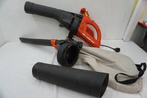lot 98 image: Black & Decker Leaf Hog