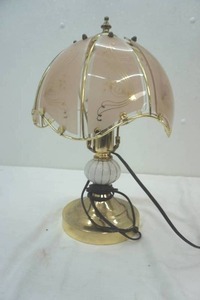 lot 105 image: Lamp
