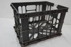 lot 120 image: Storage crate