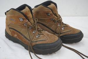 lot 126 image: Itasca Boots
