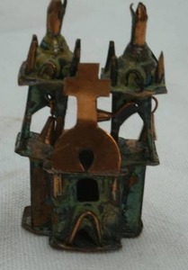 lot 155 image: vintage miniature metal church souvenir