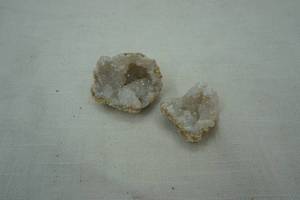 lot 164 image: Collectible Rock Lot