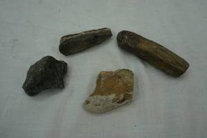 lot 172 image: Collectible Rock Lot