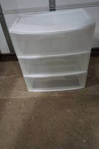 lot 175 image: 3 drawer storage 21.5x15x24