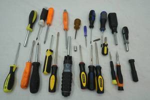 lot 223 image: screwdrivers lot