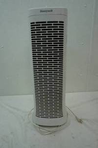 lot 255 image: Honeywell Air CleanerOdor Reducer
