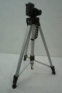 lot 261 image: MX2000 Camera Tripod