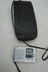 lot 266 image: VHS Rewinder and AMFM portable radio