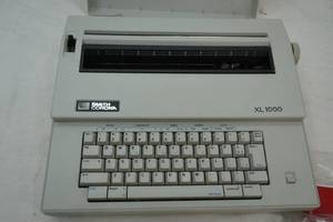 lot 273 image: Smith & Corona XL 1000 typewriter