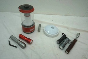 lot 282 image: flashlight lot