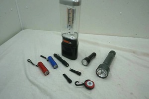 lot 283 image: flashlight lot
