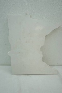 lot 291 image: Minnesota shaped wall decor, some type of stone 14 tall