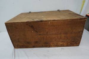 lot 292 image: VintageAntique Wooden Box with lid