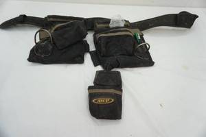 lot 372 image: construction work belt