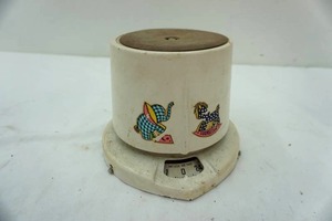 lot 395 image: vintageantique Counselor baby scale