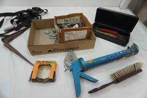 lot 412 image: hardware supply lot