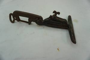 lot 420 image: adjustable vice