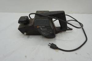 lot 425 image: Black & Decker Basic Belt Sander
