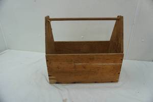 lot 434 image: wooden toolbox