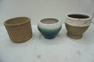 lot 437 image: flower pots
