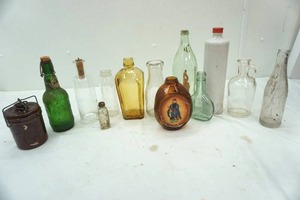 lot 440 image: Vintage glass bottles