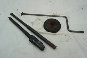 lot 471 image: bottle jack handles