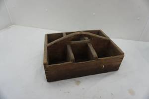 lot 473 image: Vintage milk crate