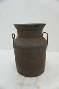 lot 484 image: vintageantique cream can