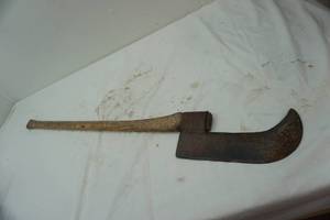 lot 500 image: Axe eye maul- brush axe