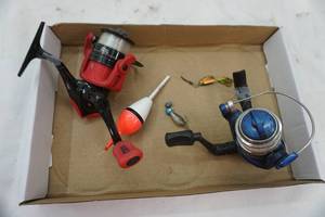 lot 515 image: fishing reels & bobber