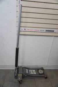 lot 518 image: 3 ton floor jack