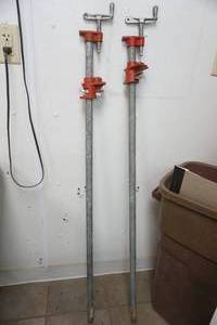 lot 522 image: Pipe clamps