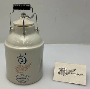 lot 24 image: Vintage 2002 Red Wing 25th Anniversary Collectors Society Small  #5 Crock Replica 6 12 Tall 3 34 W In Original Box (NIB)