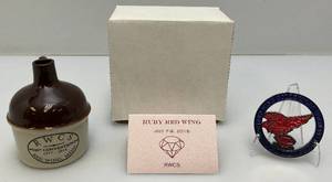 lot 25 image: 2016 Ruby Red Wing Collectors Society Small Jug & Medallion With Original Box (NIB)