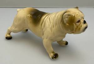 lot 37 image: MCM Ceramic English Bulldog Figurine 3 x 6