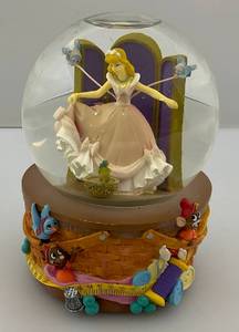 lot 78 image: Disney Enesco Cinderella Musical Snow Globe