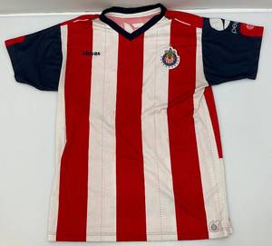 lot 136 image: Vintage Chivas De Guadalajara Soccer Jersey Mens Size Large (PRE-OWNED)