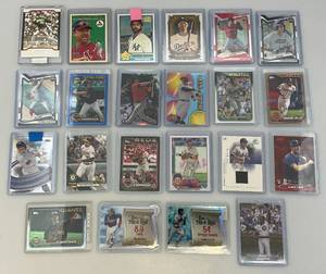 lot 208 image: Misc. Baseball Cards Including Thurman Munson, Mark McGwire & More All In Protective Sleeves
