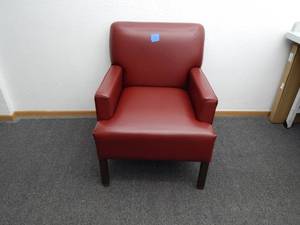 lot 14 image: Lounge chair
