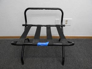 lot 36 image: Black foldable luggage rack
