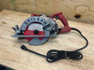 lot 81 image: SKILLSAW 7-14 Circular Saw Model SPT77WM