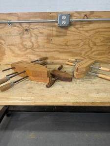 lot 121 image: CRAFTSMANROCKLER Lot of Wood Clamps