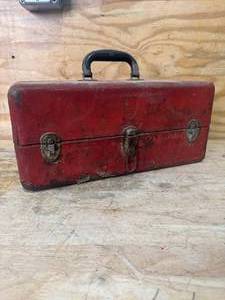 lot 122 image: VINTAGE Red Hand Tool Box