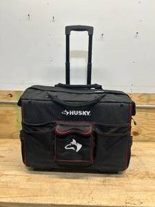 lot 42 image: HUSKY Tool Bag on Wheels