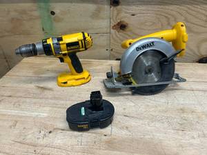 lot 107 image: DEWALT DW939 6-12 Cordless Circular Saw, DC988 Cordless DrillDriver Hammer Drill and DC9098 18v Battery (charger not included)
