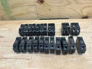lot 163 image: Lot of Various Circuit Breakers