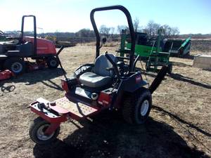 lot 3 image: Toro Sandpro 2040Z W7 Bunker Rake
