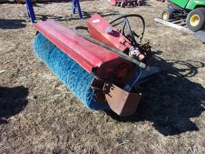 lot 33 image: M&B 60 Front Mount Hyd Broom