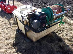 lot 35 image: Lesco Truck Mounted Gas Sprayer