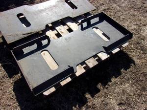 lot 42 image: Skidsteer Mounting Plate (UNUSED)
